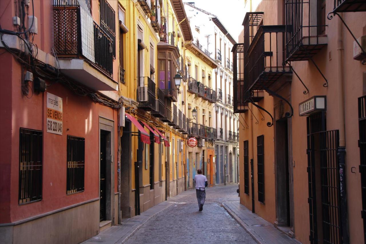 Ninos Luchando, Granada